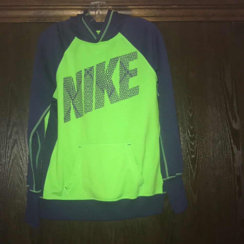 Nike therma-fit sweatshirt